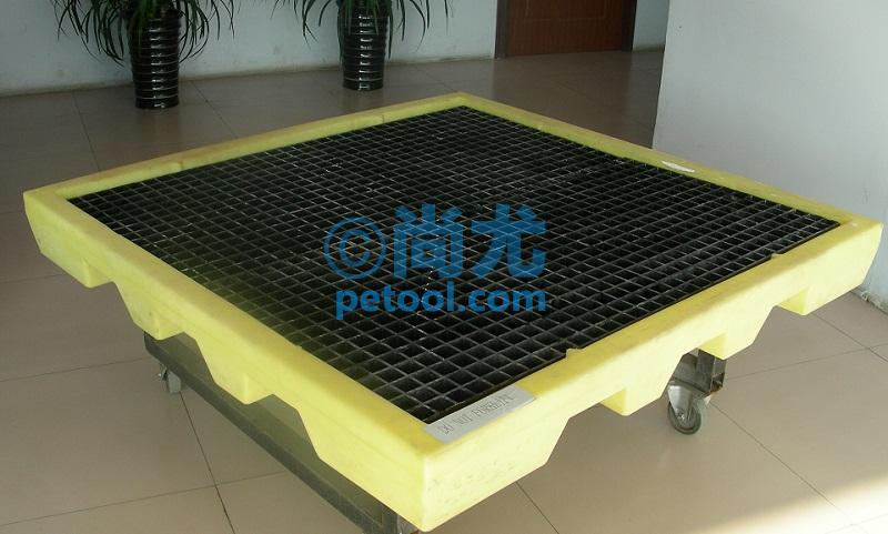 SKU:00239294,国产低矮型四桶式化学品盛漏平台的照片
